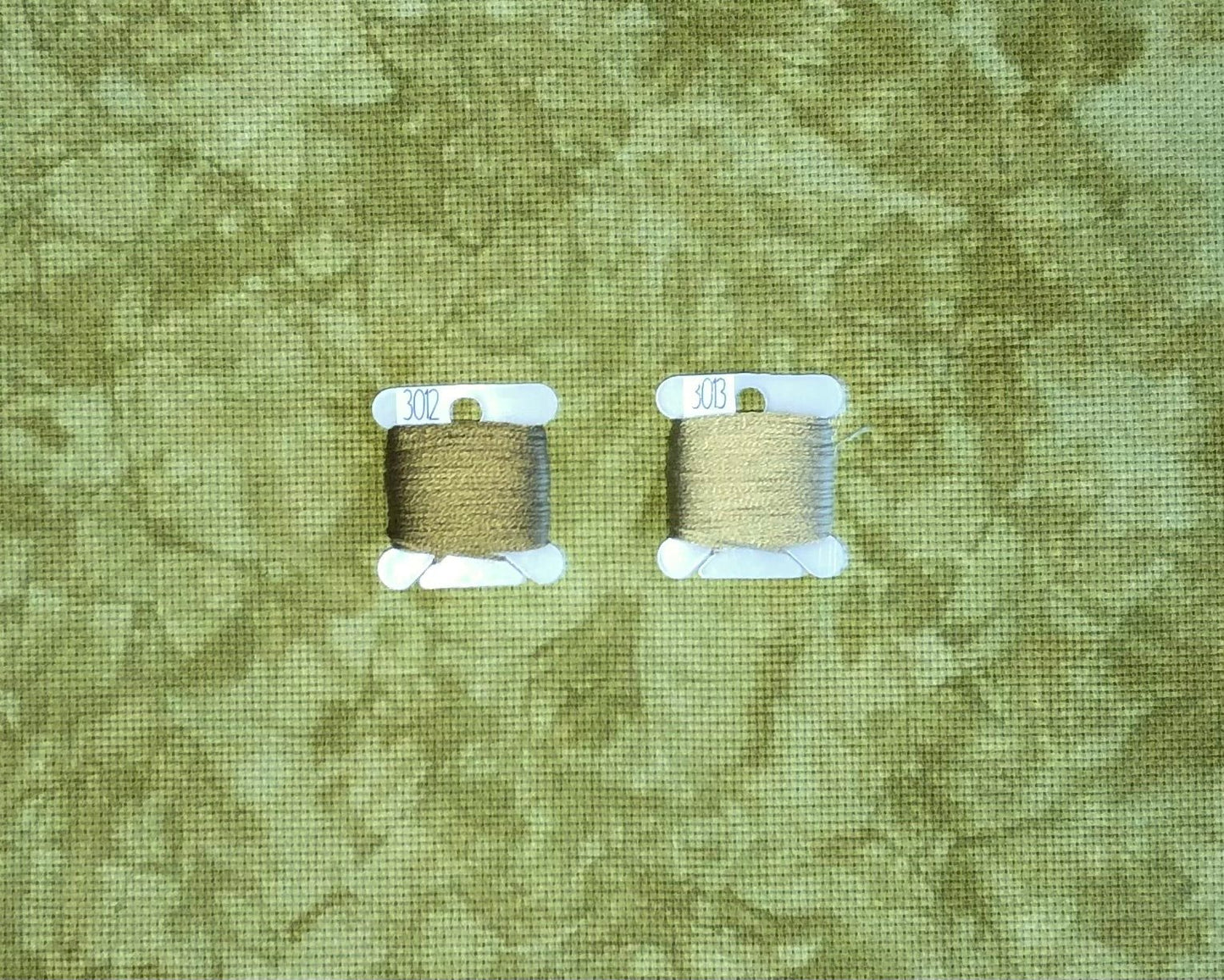 16ct Charles Craft aida - 18x29 - Moss - Medium - Dyeing for Cross Stitch